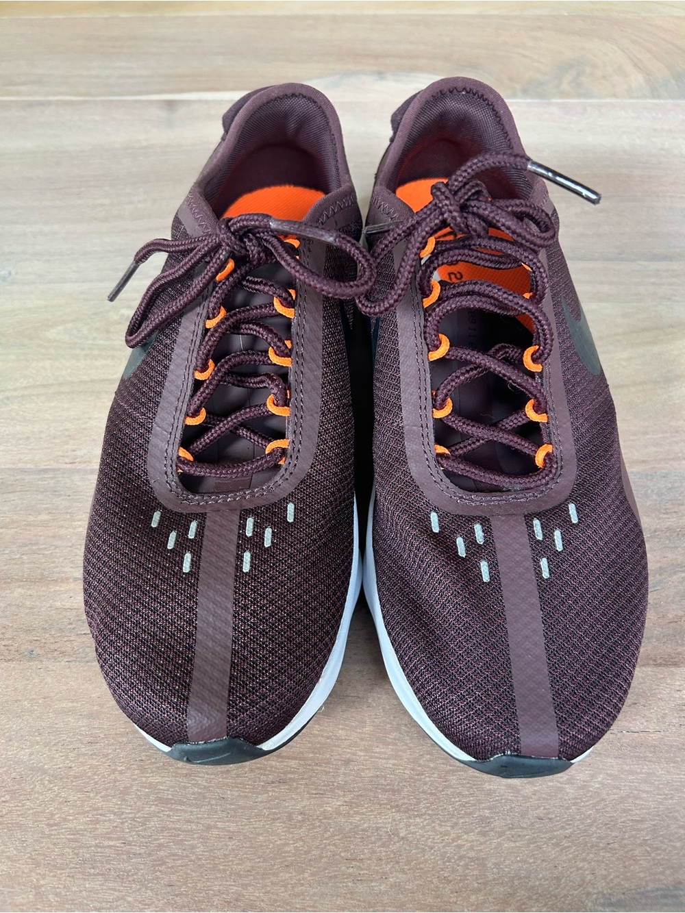 NIKE  14 09 11 05 Womens Running Shoes - Maroon with Orange Accents